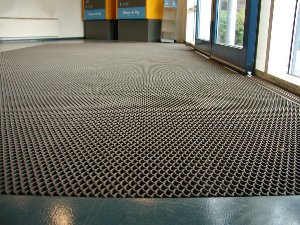 Tuulikaappimatto-Jaguar-12_0