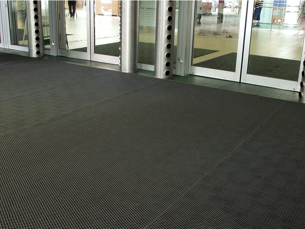 Tuulikaappimatto-Jaguar-7_1