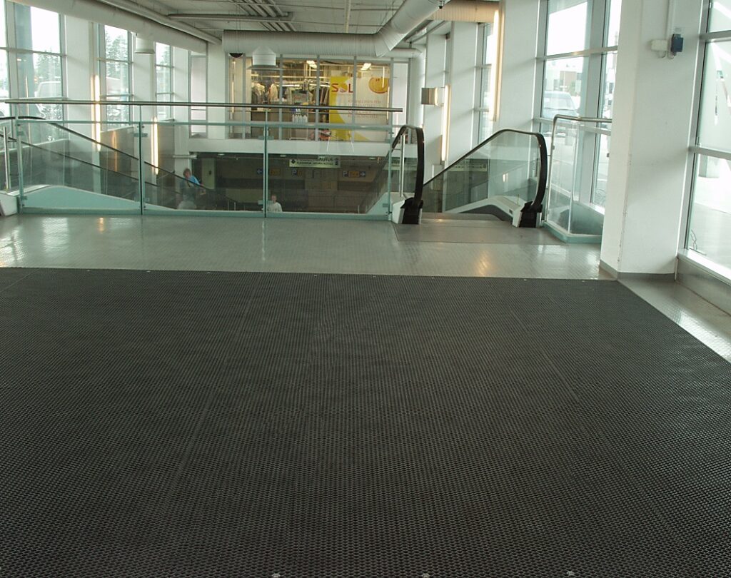 Tuulikaappimatto-Jaguar-9_1